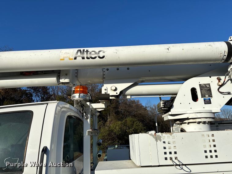 image for item EV3294 2009 Chevrolet C8500 bucket truck