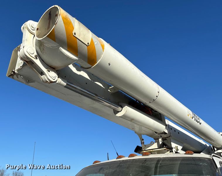 image for item EV3294 2009 Chevrolet C8500 bucket truck