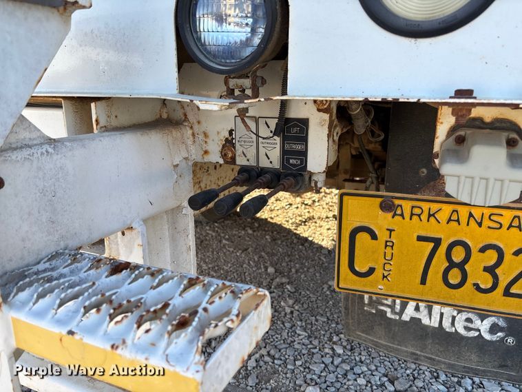 image for item EV3294 2009 Chevrolet C8500 bucket truck