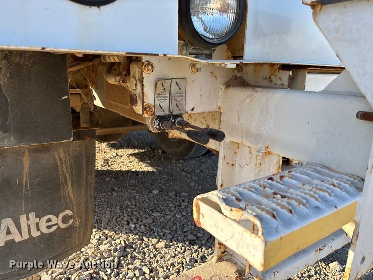 image for item EV3294 2009 Chevrolet C8500 bucket truck