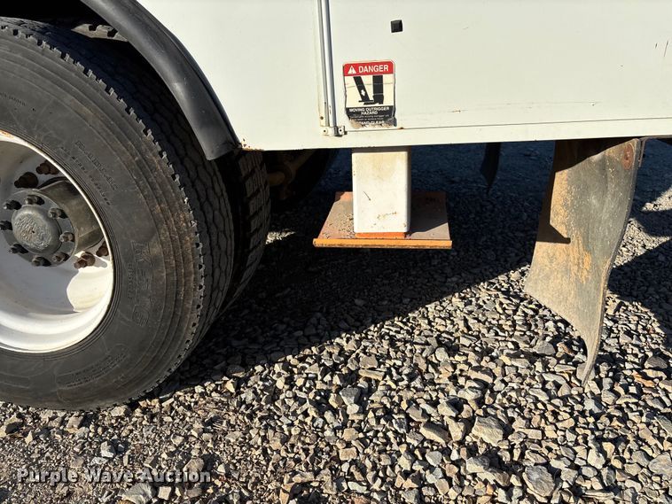 image for item EV3294 2009 Chevrolet C8500 bucket truck