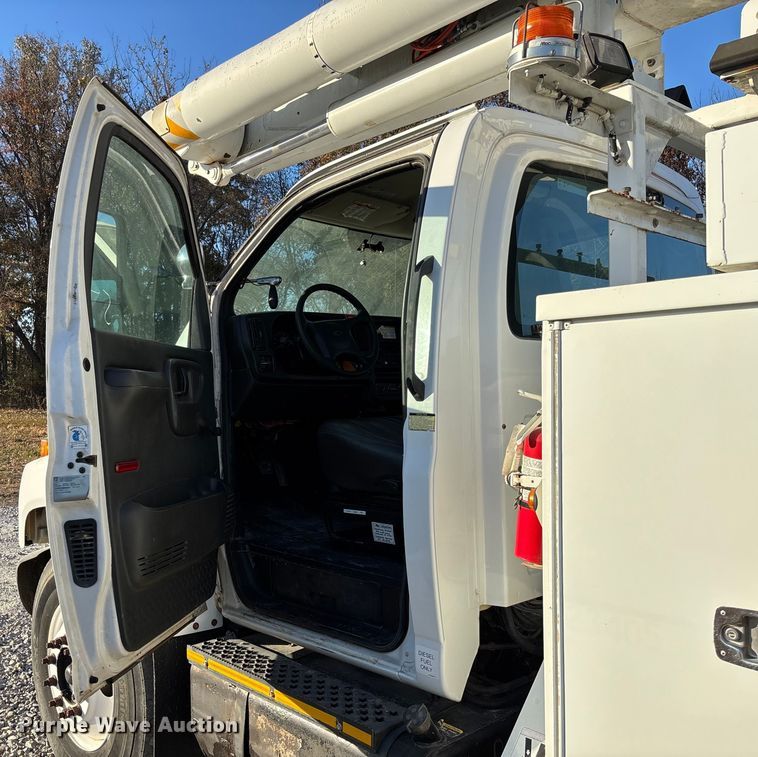 image for item EV3294 2009 Chevrolet C8500 bucket truck