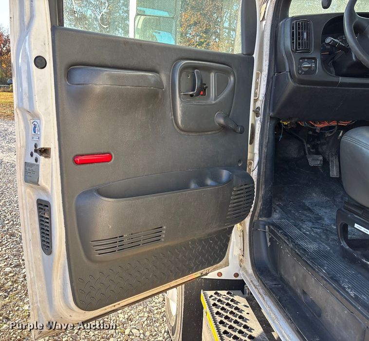 image for item EV3294 2009 Chevrolet C8500 bucket truck