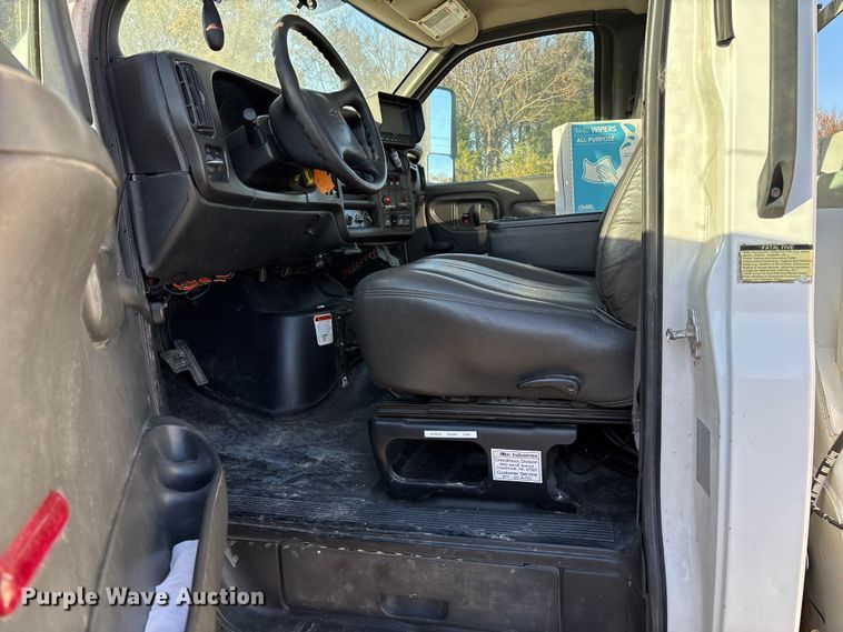 image for item EV3294 2009 Chevrolet C8500 bucket truck