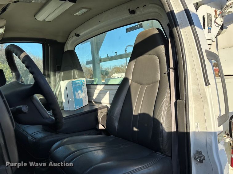 image for item EV3294 2009 Chevrolet C8500 bucket truck