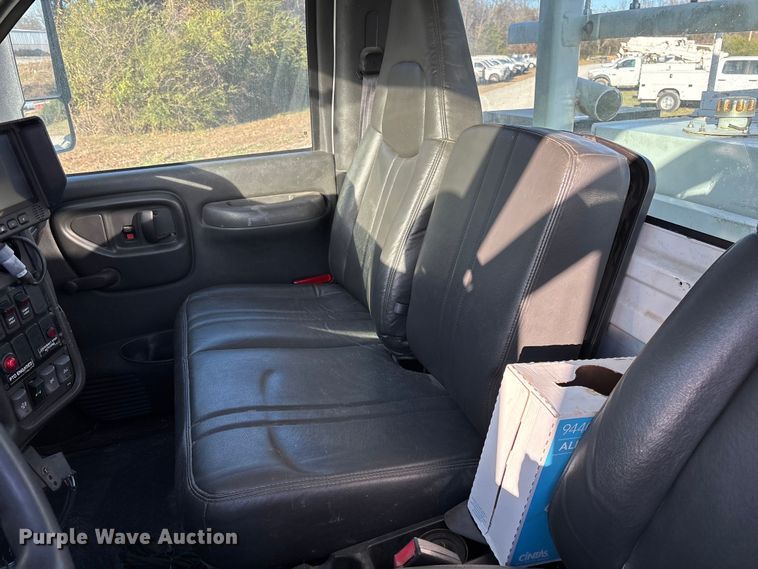 image for item EV3294 2009 Chevrolet C8500 bucket truck