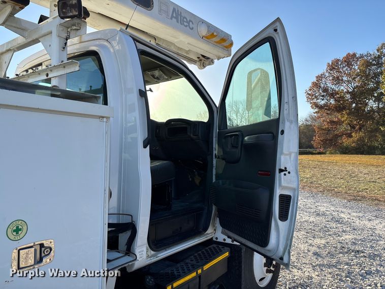 image for item EV3294 2009 Chevrolet C8500 bucket truck