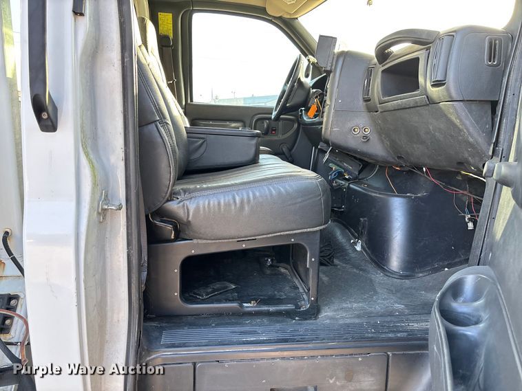 image for item EV3294 2009 Chevrolet C8500 bucket truck