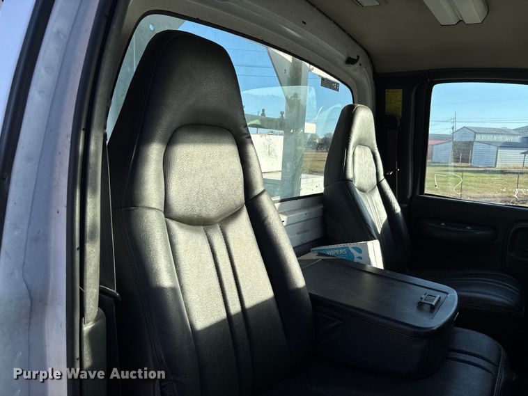 image for item EV3294 2009 Chevrolet C8500 bucket truck