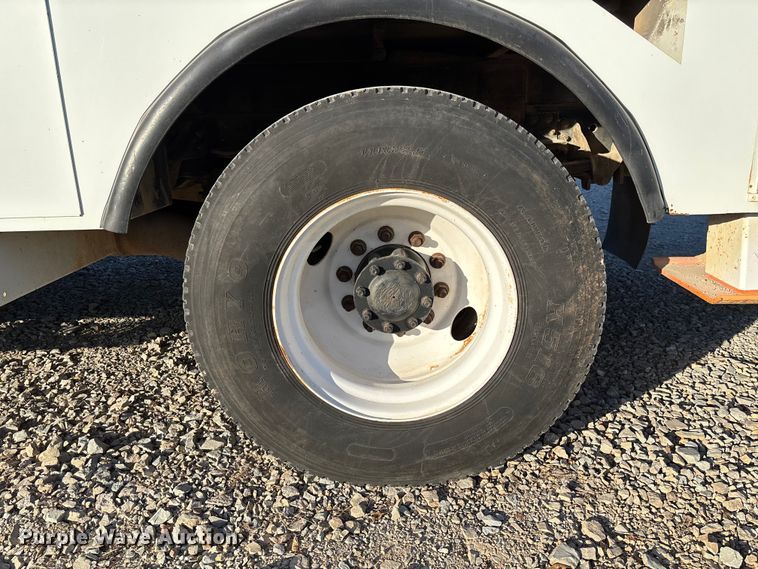 image for item EV3294 2009 Chevrolet C8500 bucket truck