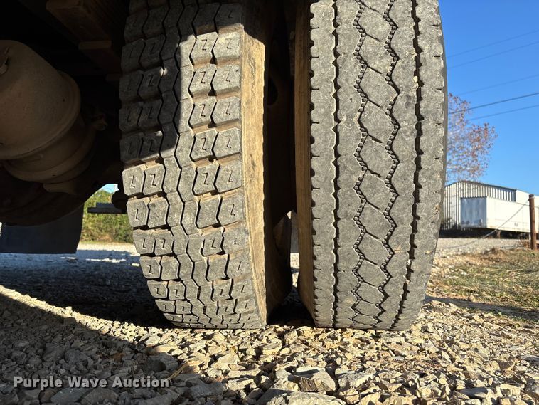 image for item EV3294 2009 Chevrolet C8500 bucket truck