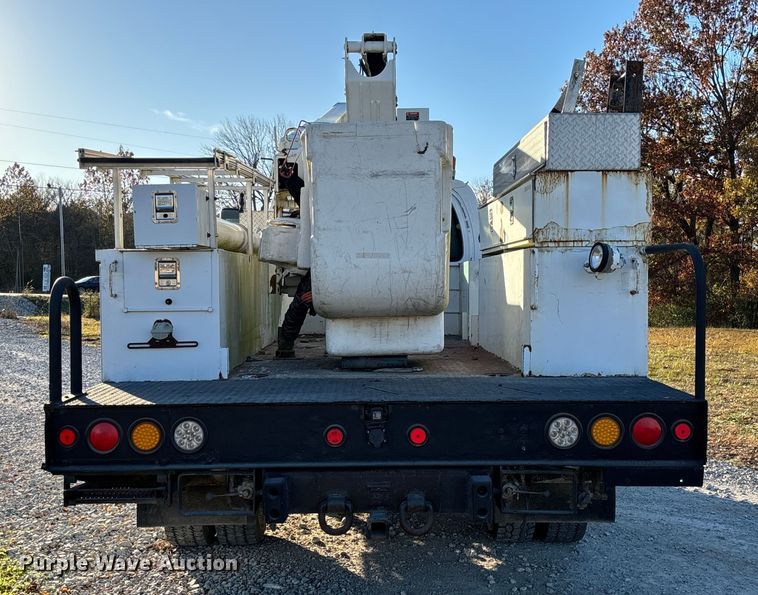 image for item EV3295 2008 Chevrolet C5500 bucket truck