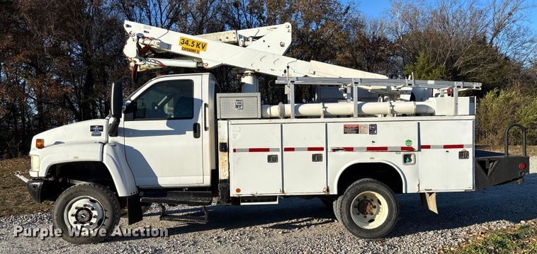 image for item EV3295 2008 Chevrolet C5500 bucket truck