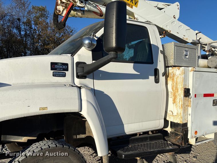 image for item EV3295 2008 Chevrolet C5500 bucket truck