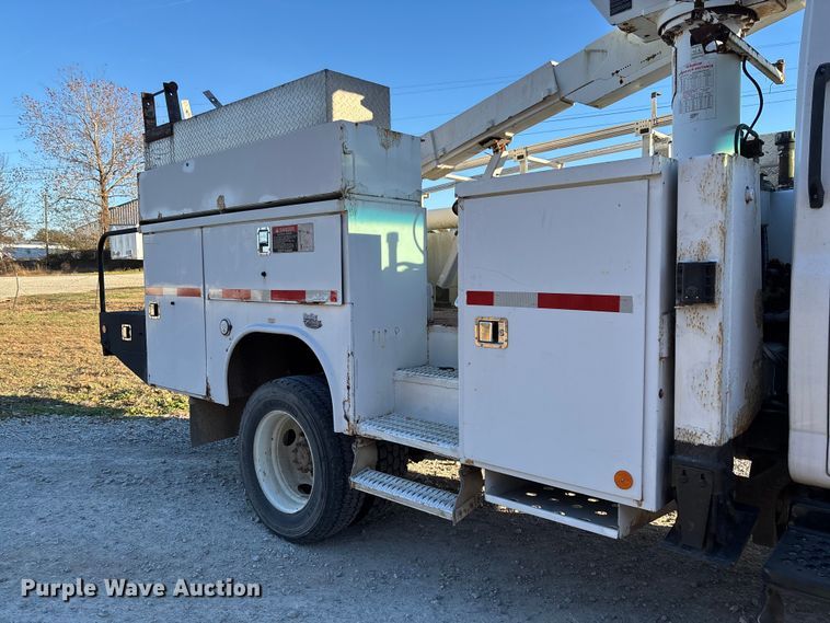 image for item EV3295 2008 Chevrolet C5500 bucket truck