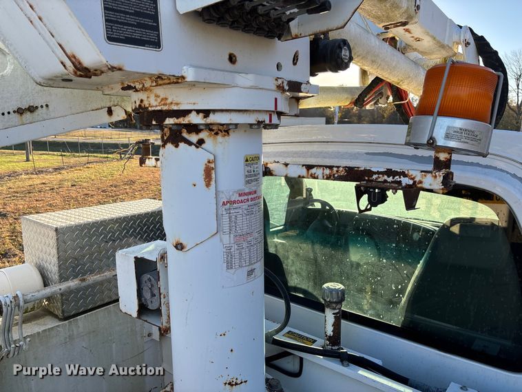 image for item EV3295 2008 Chevrolet C5500 bucket truck