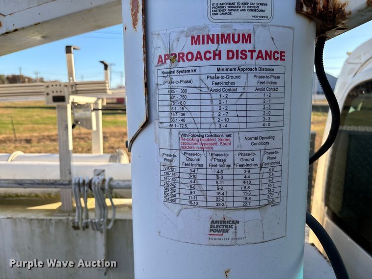 image for item EV3295 2008 Chevrolet C5500 bucket truck