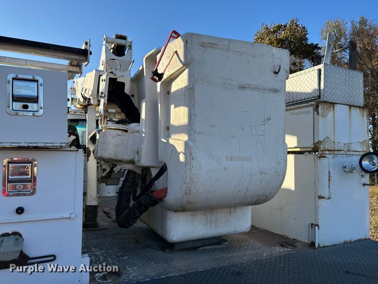 image for item EV3295 2008 Chevrolet C5500 bucket truck