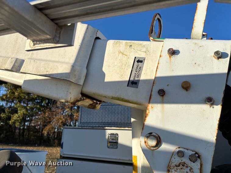 image for item EV3295 2008 Chevrolet C5500 bucket truck