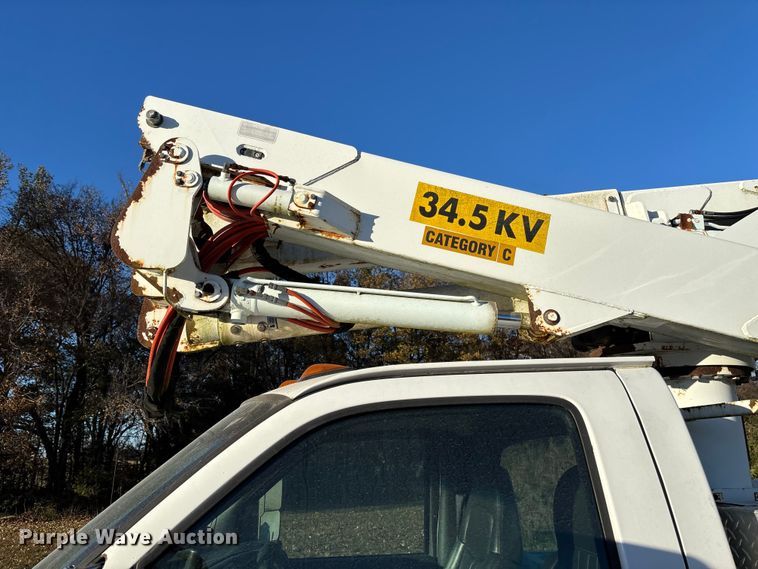 image for item EV3295 2008 Chevrolet C5500 bucket truck