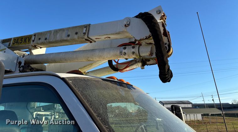 image for item EV3295 2008 Chevrolet C5500 bucket truck
