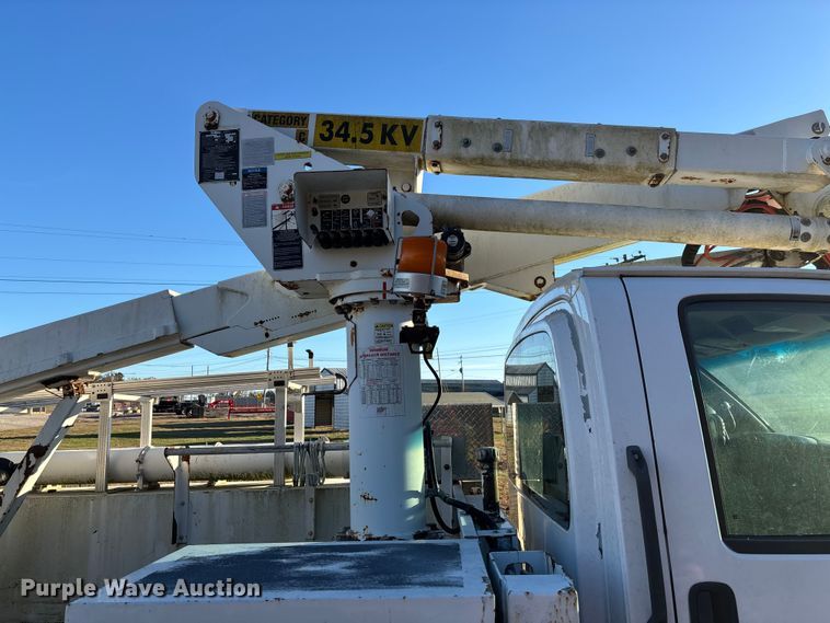 image for item EV3295 2008 Chevrolet C5500 bucket truck