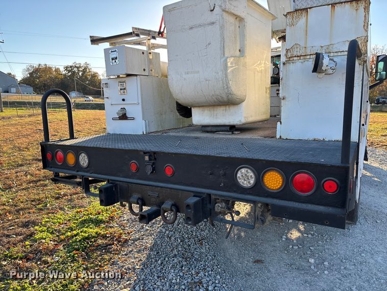 image for item EV3295 2008 Chevrolet C5500 bucket truck