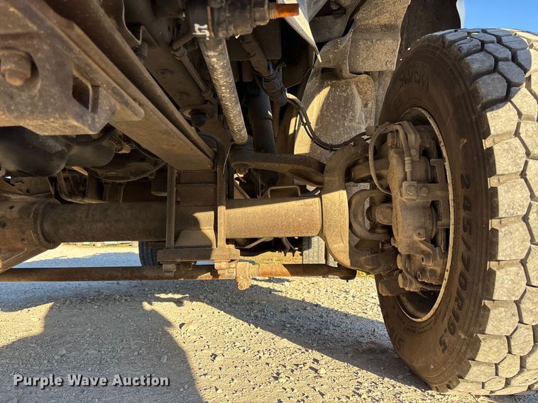 image for item EV3295 2008 Chevrolet C5500 bucket truck