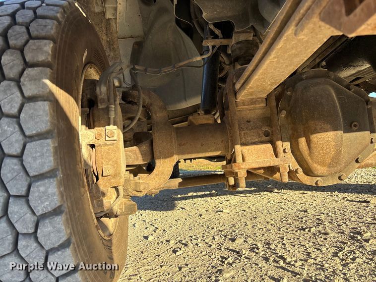 image for item EV3295 2008 Chevrolet C5500 bucket truck