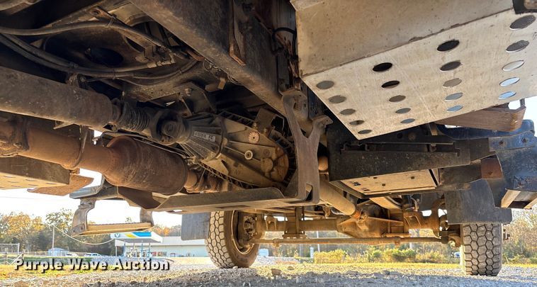 image for item EV3295 2008 Chevrolet C5500 bucket truck