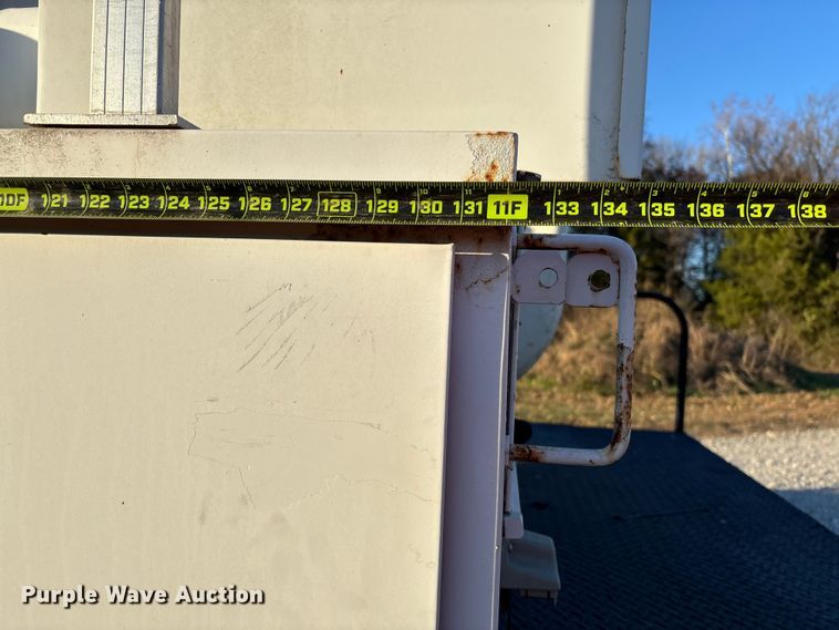 image for item EV3295 2008 Chevrolet C5500 bucket truck