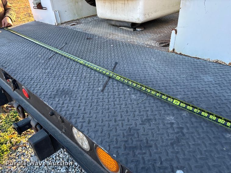 image for item EV3295 2008 Chevrolet C5500 bucket truck