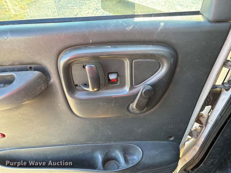 image for item EV3295 2008 Chevrolet C5500 bucket truck