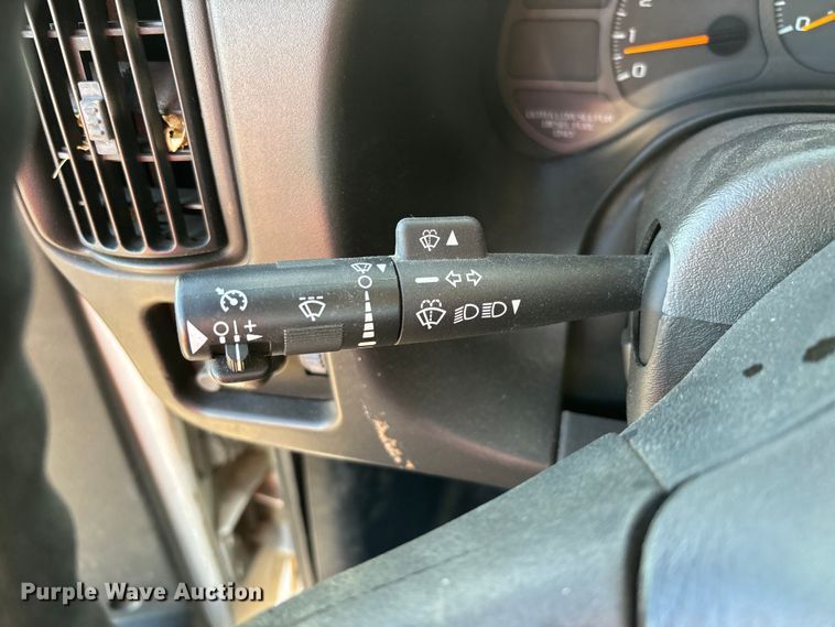 image for item EV3295 2008 Chevrolet C5500 bucket truck