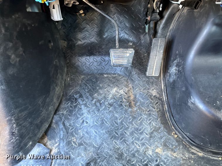 image for item EV3295 2008 Chevrolet C5500 bucket truck