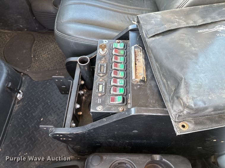 image for item EV3295 2008 Chevrolet C5500 bucket truck