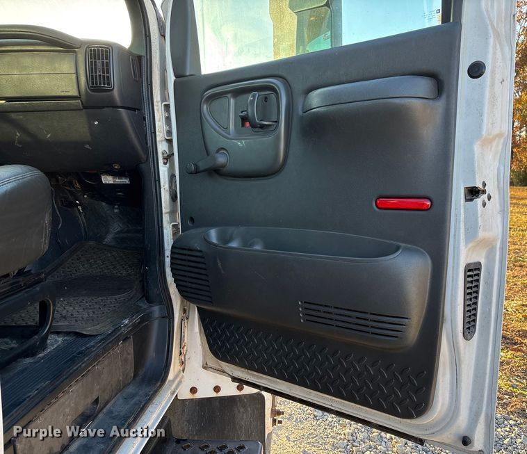 image for item EV3295 2008 Chevrolet C5500 bucket truck