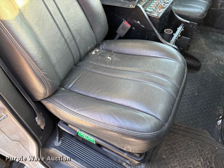 image for item EV3295 2008 Chevrolet C5500 bucket truck