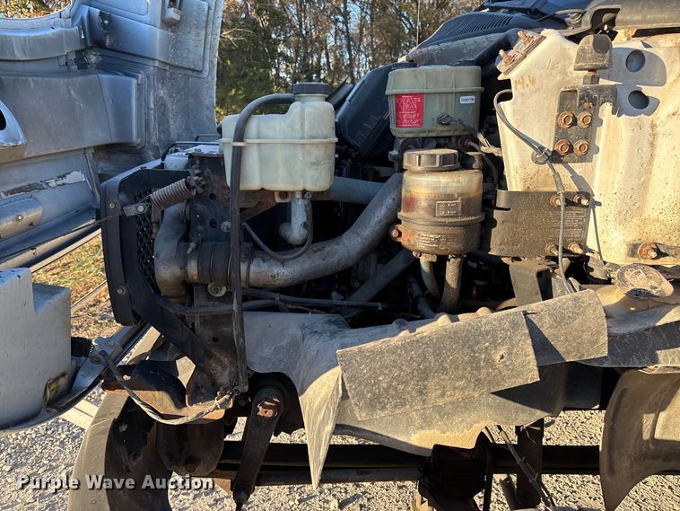 image for item EV3295 2008 Chevrolet C5500 bucket truck