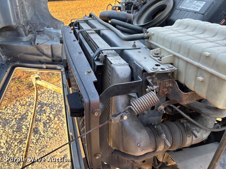 image for item EV3295 2008 Chevrolet C5500 bucket truck