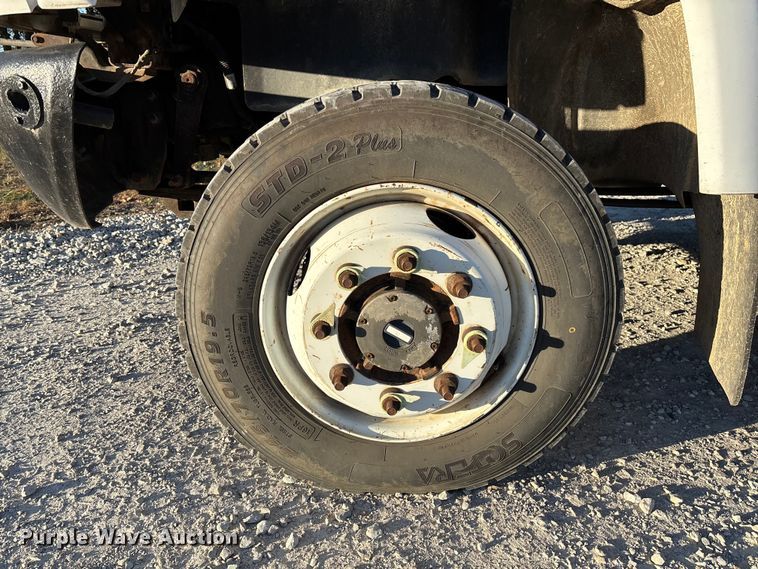 image for item EV3295 2008 Chevrolet C5500 bucket truck