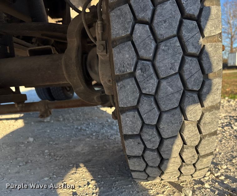 image for item EV3295 2008 Chevrolet C5500 bucket truck