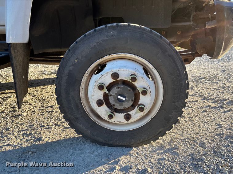 image for item EV3295 2008 Chevrolet C5500 bucket truck