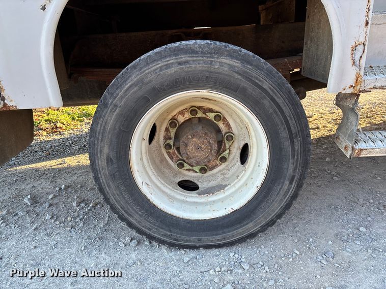 image for item EV3295 2008 Chevrolet C5500 bucket truck