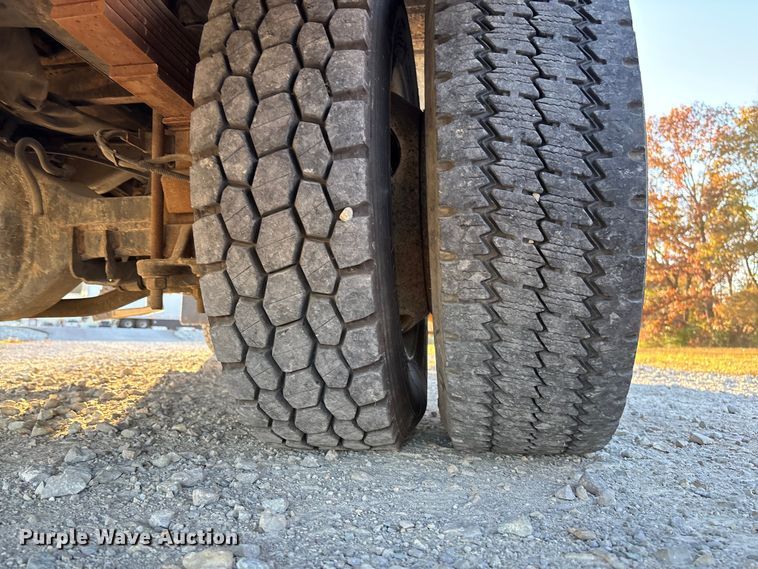 image for item EV3295 2008 Chevrolet C5500 bucket truck