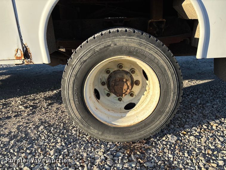 image for item EV3295 2008 Chevrolet C5500 bucket truck