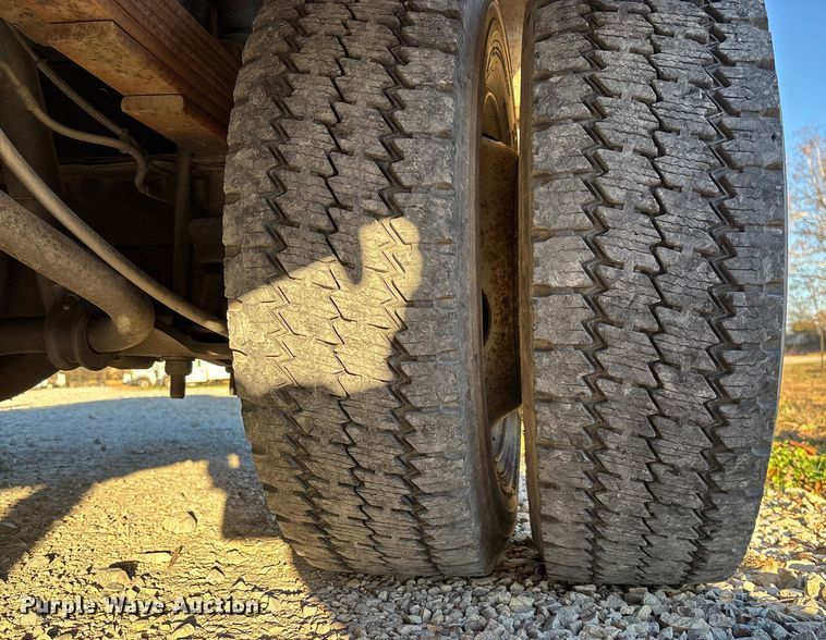 image for item EV3295 2008 Chevrolet C5500 bucket truck