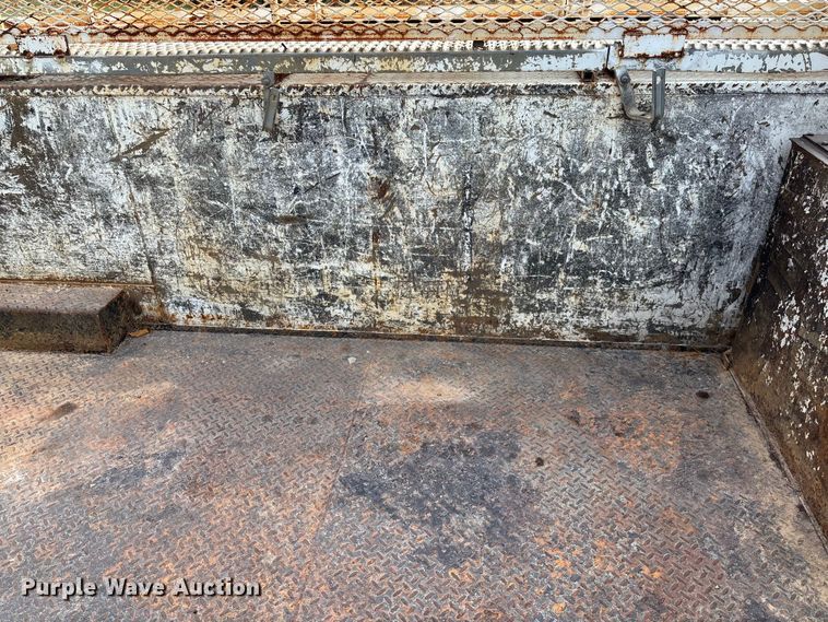 image for item EV3296 2003 International 4300 digger derrick truck