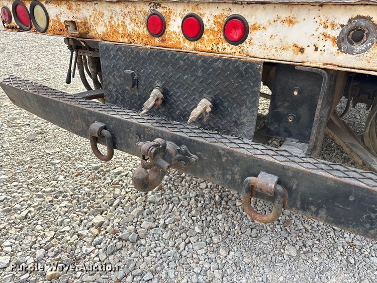 image for item EV3296 2003 International 4300 digger derrick truck