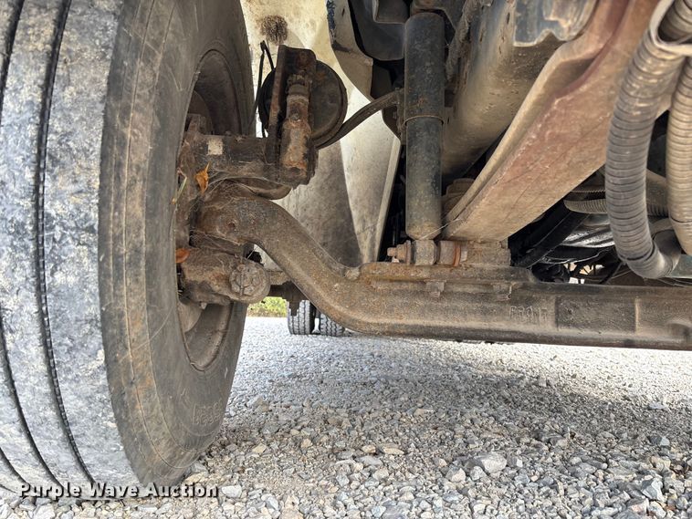 image for item EV3296 2003 International 4300 digger derrick truck